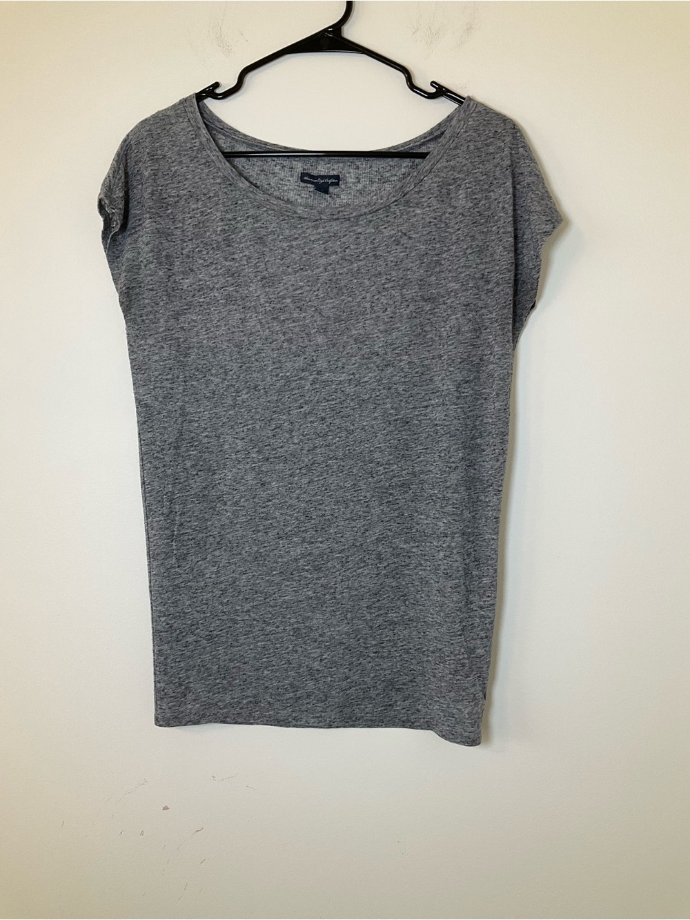 American Eagle Soft & Sexy Gray Scoop Neck Tee Size Small